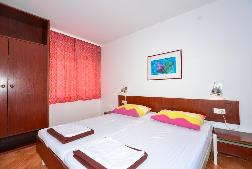 Apartmani Mustapic Makarska Kamer foto
