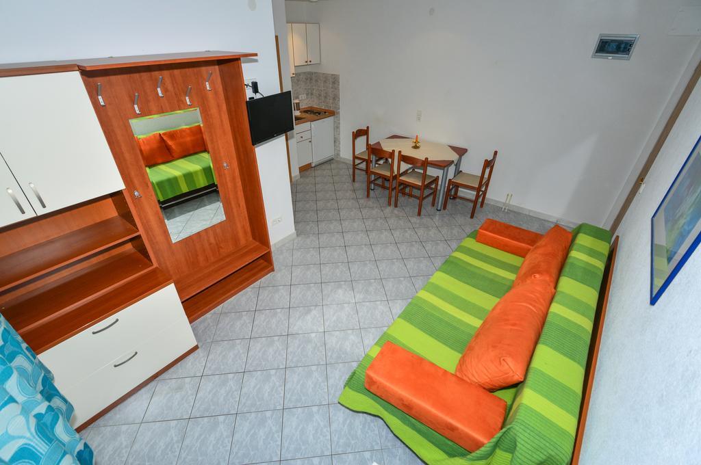 Apartmani Mustapic Makarska Kamer foto